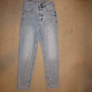 EUC American Eagle Outfitters Women's Mom Straight Jean Size 00